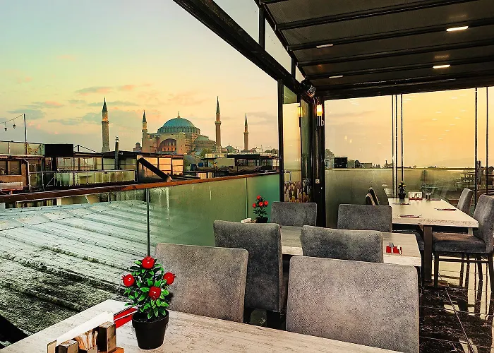 Aristocrat Hotel